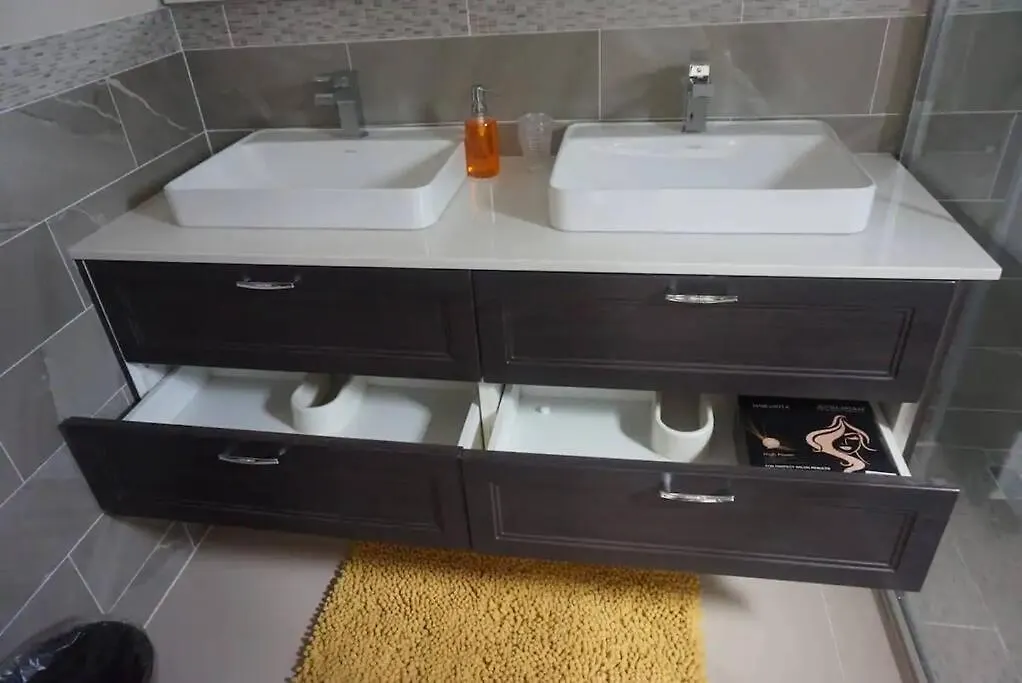 בית נופש Oceanview @ Pyramid Point Villa ג'מייקה
