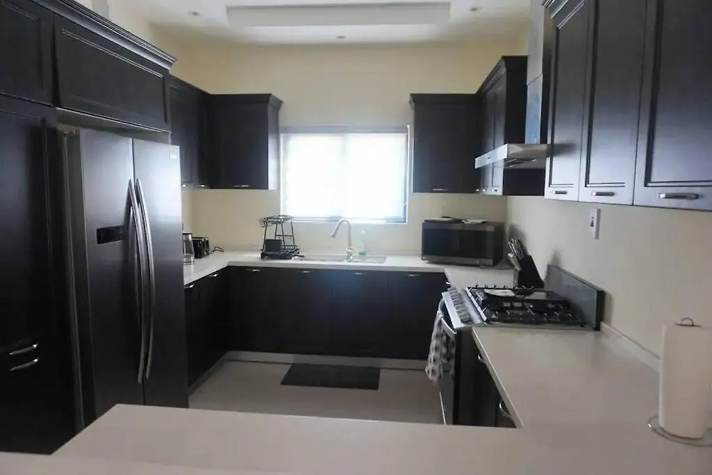 Oceanview @ Pyramid Point Villa בית נופש